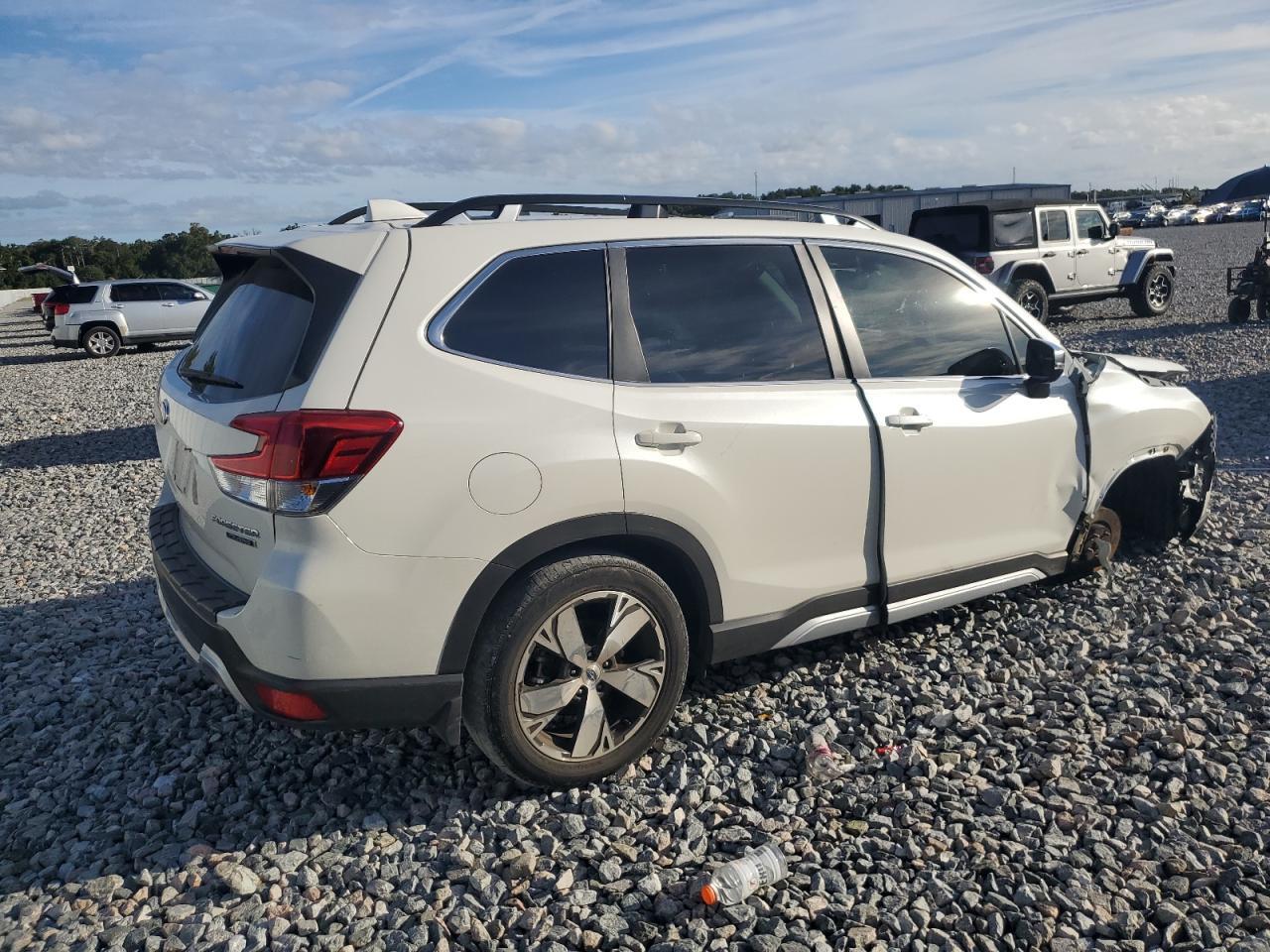 2021 SUBARU FORESTER