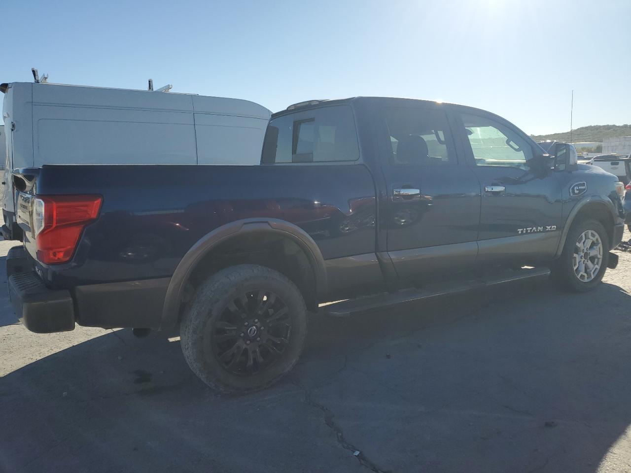 2016 NISSAN Titan