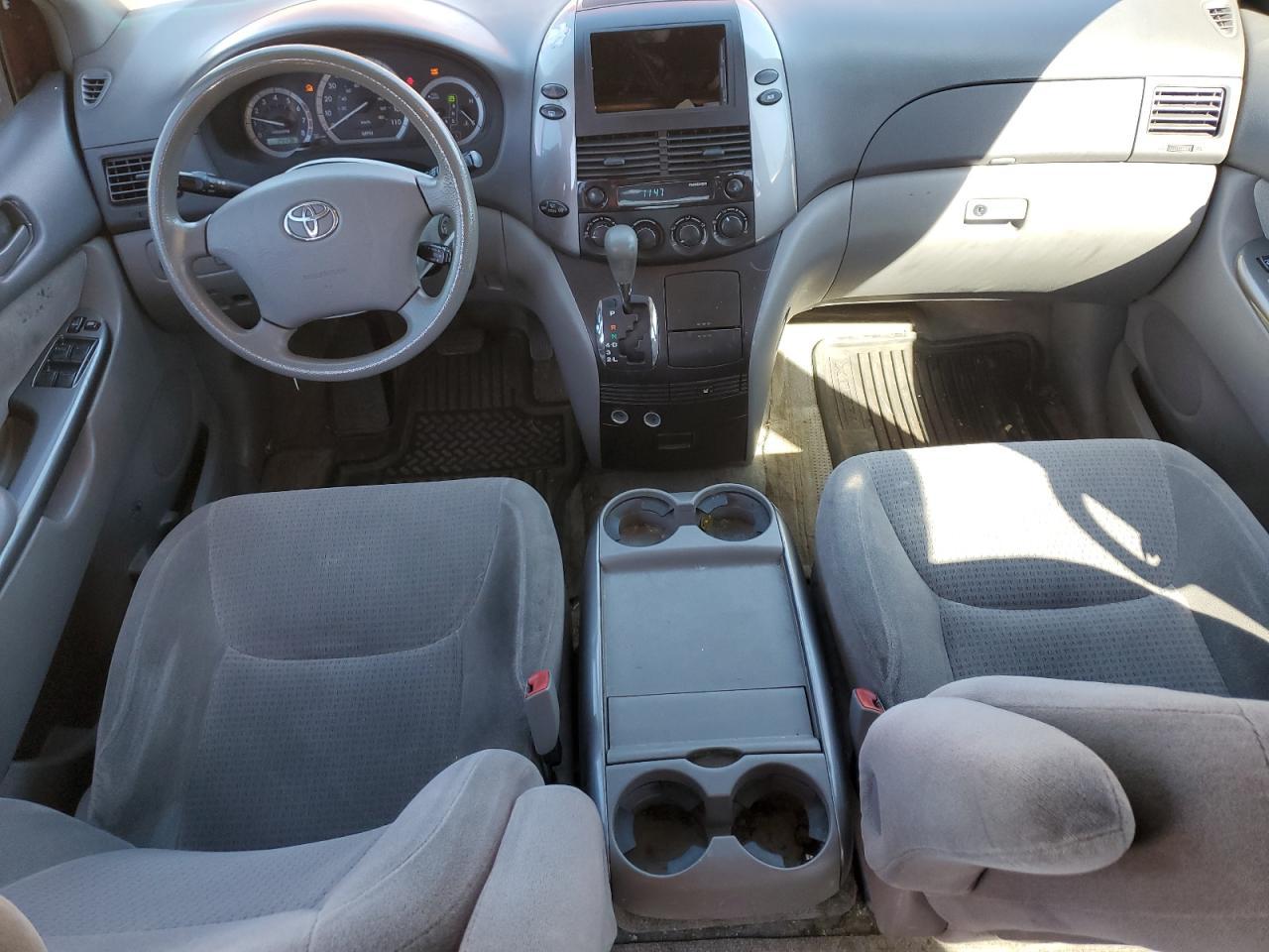 2006 TOYOTA SIENNA