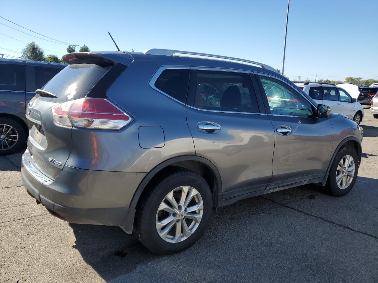 2015 NISSAN ROGUE