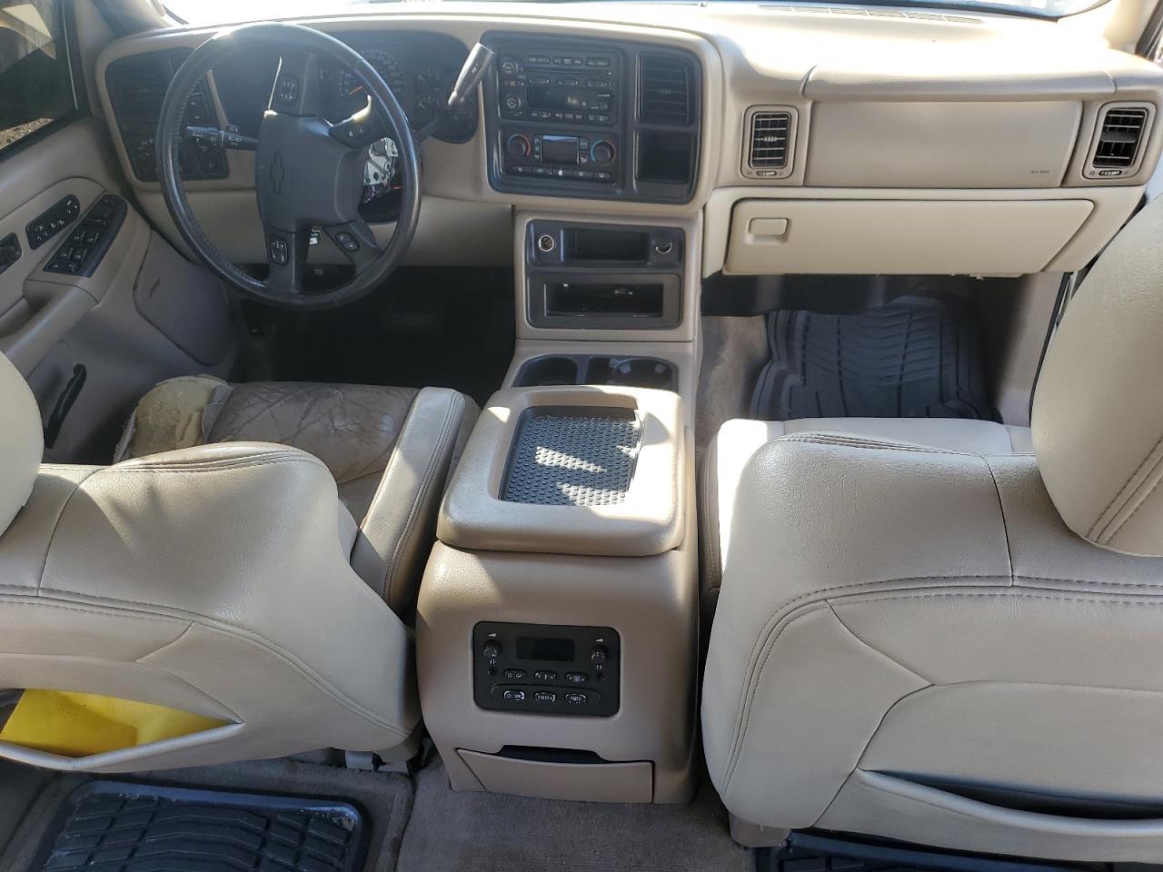 2004 CHEVROLET Suburban