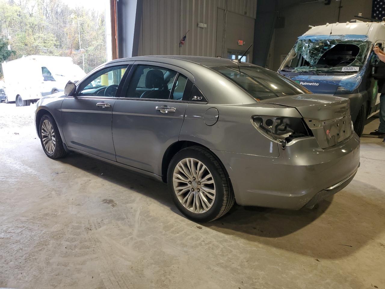 2011 CHRYSLER 200