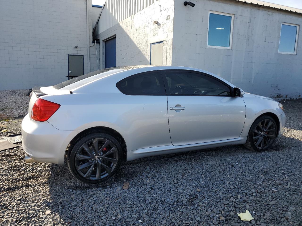 2005 TOYOTA SCION