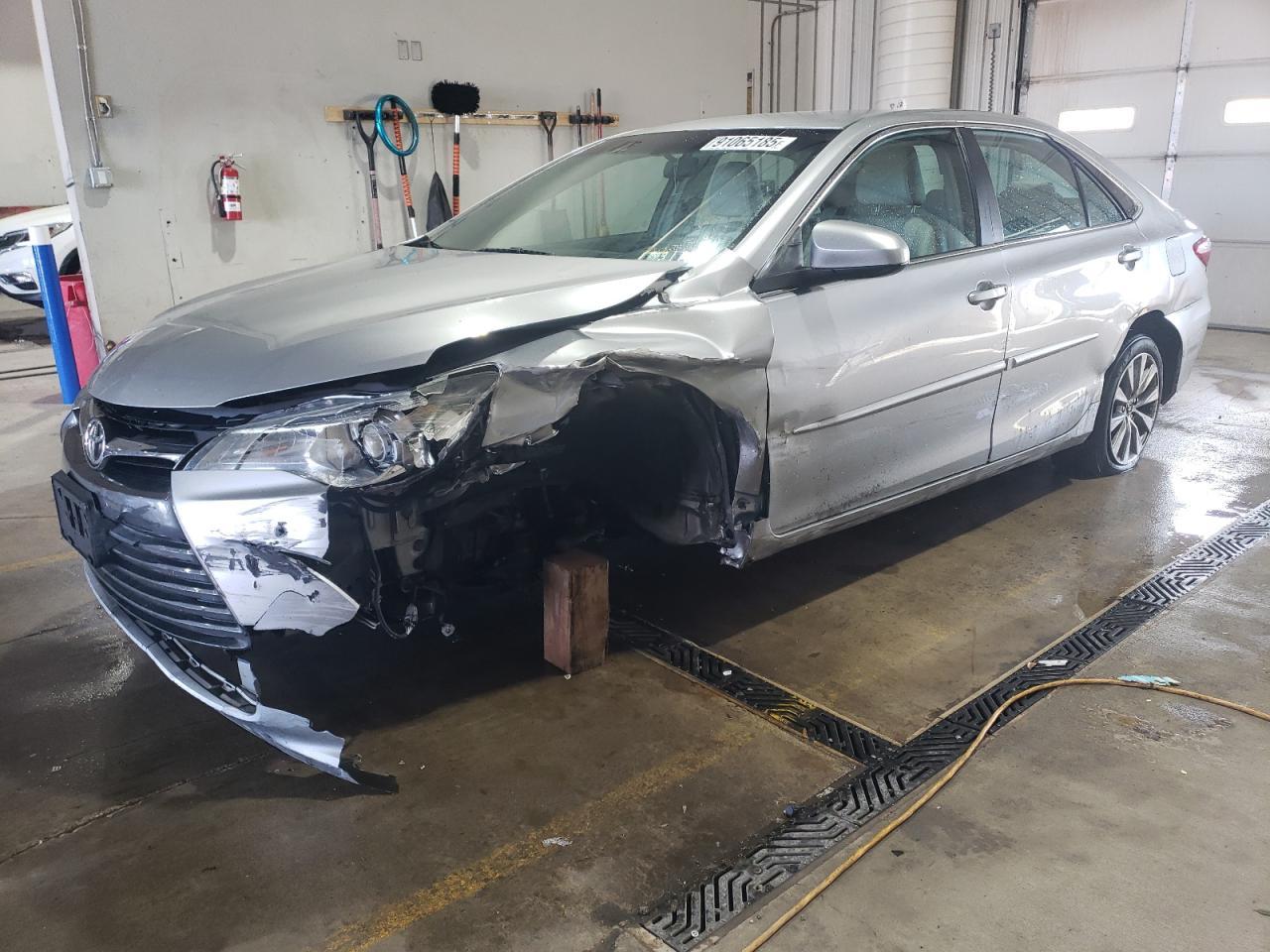 2016 TOYOTA CAMRY