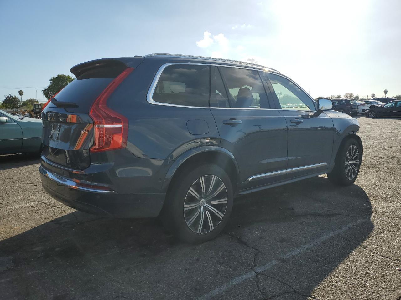 2023 VOLVO XC90