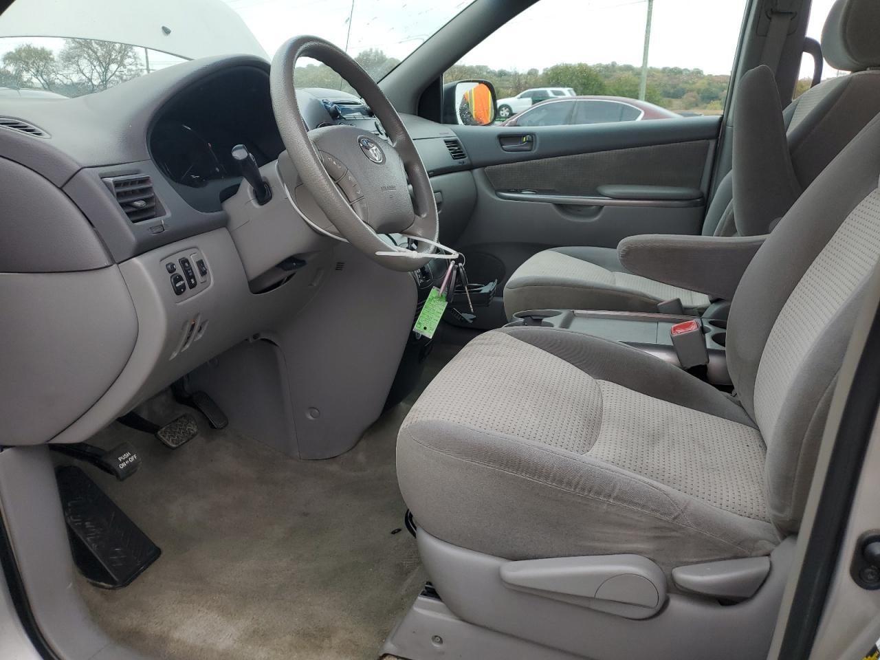 2006 TOYOTA SIENNA