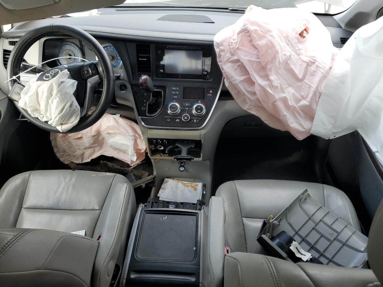 2015 TOYOTA SIENNA