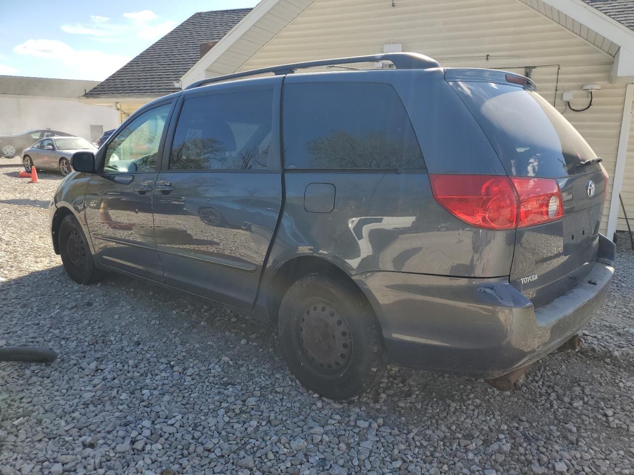 2009 TOYOTA SIENNA