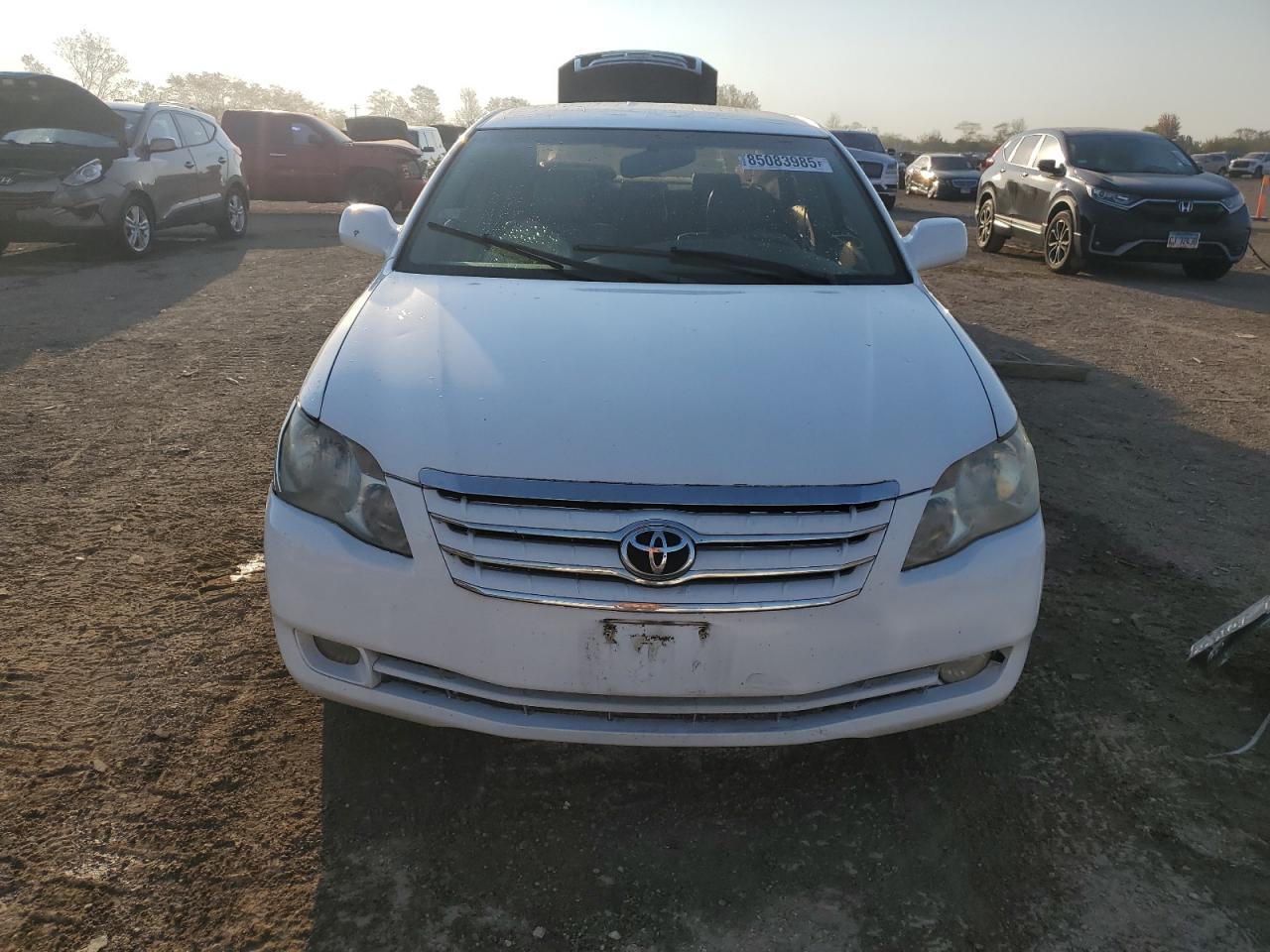 2005 TOYOTA Avalon