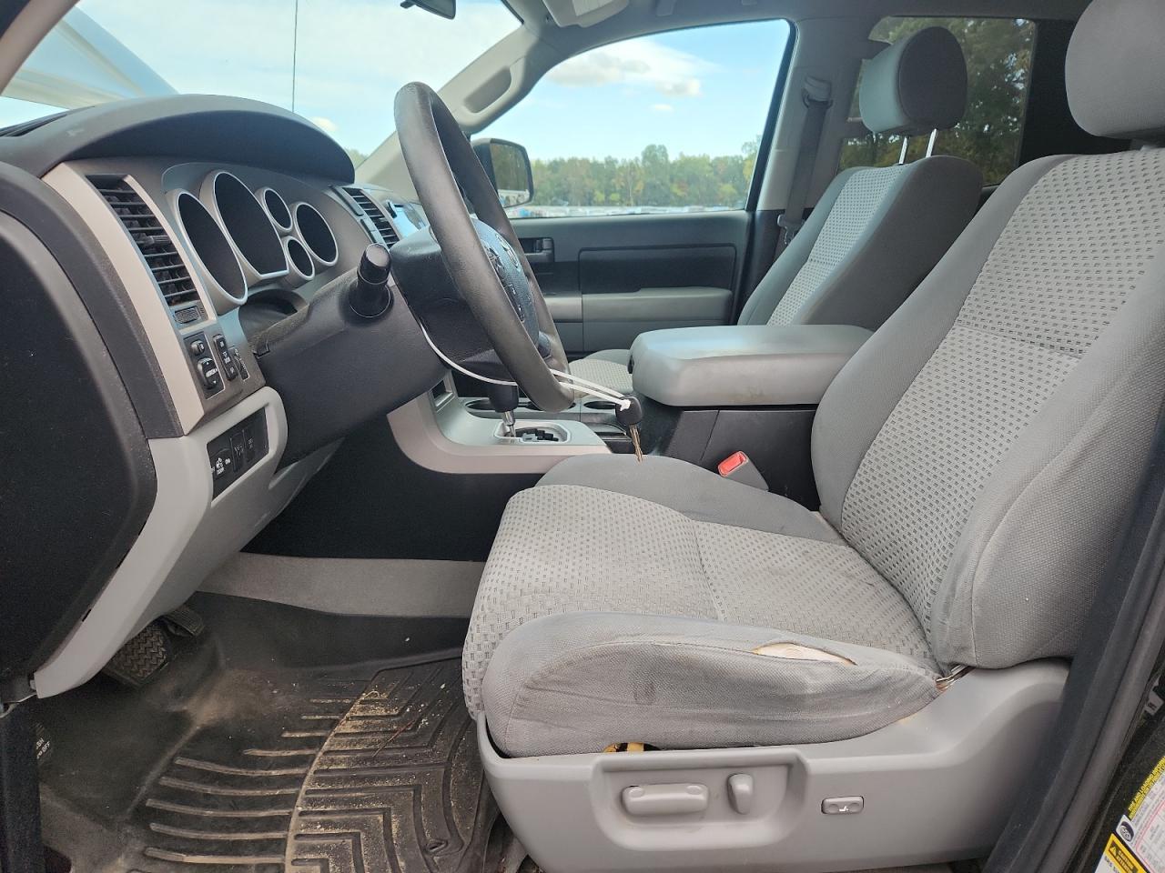 2011 TOYOTA TUNDRA