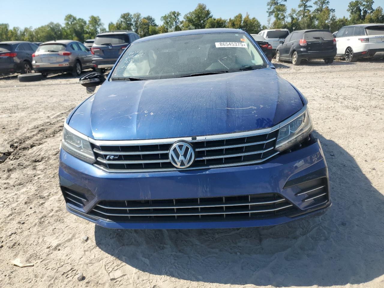 2017 VOLKSWAGEN Passat