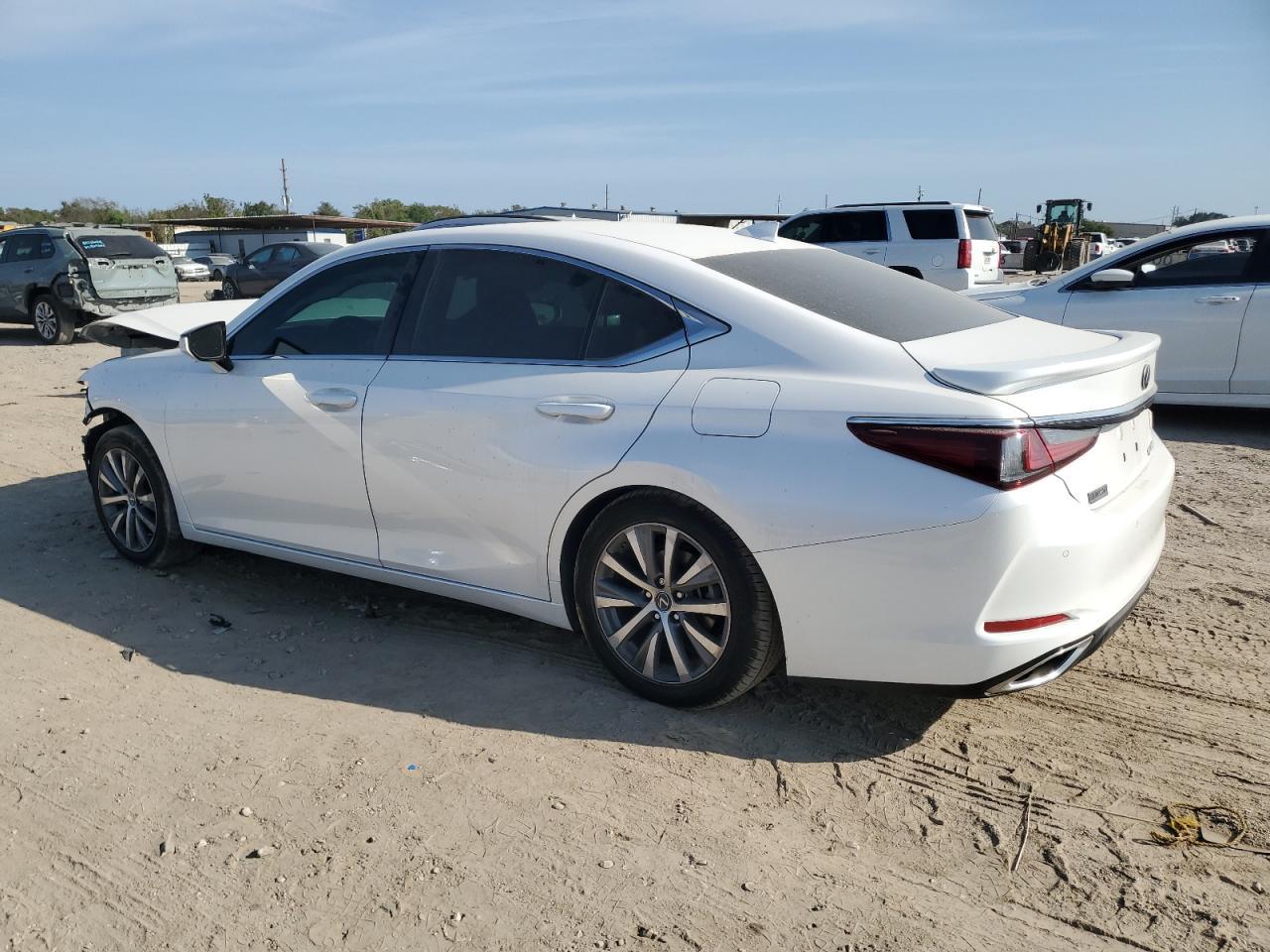 2020 LEXUS Es