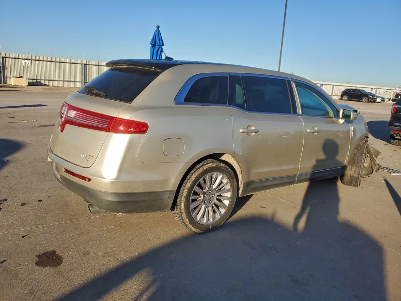 2010 LINCOLN MKT