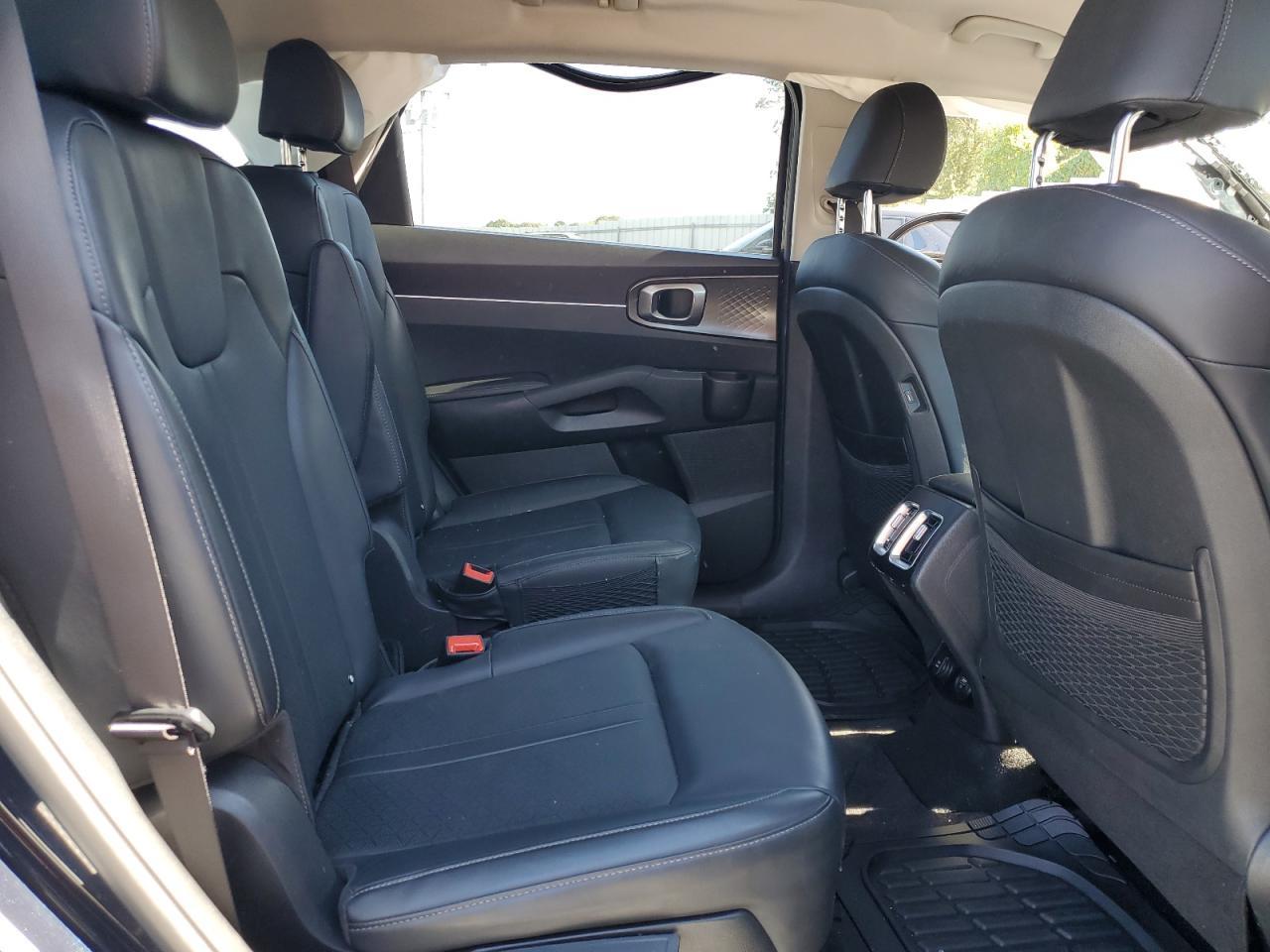 2023 KIA SORENTO