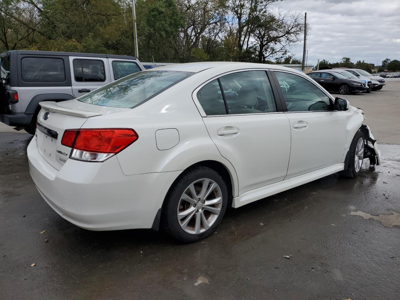 2013 SUBARU Legacy