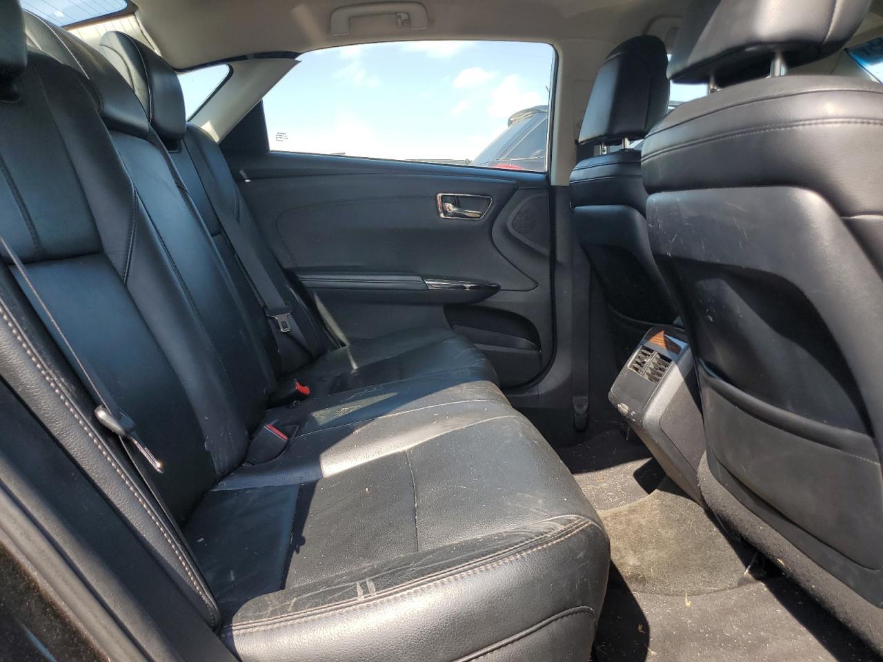 2013 TOYOTA Avalon