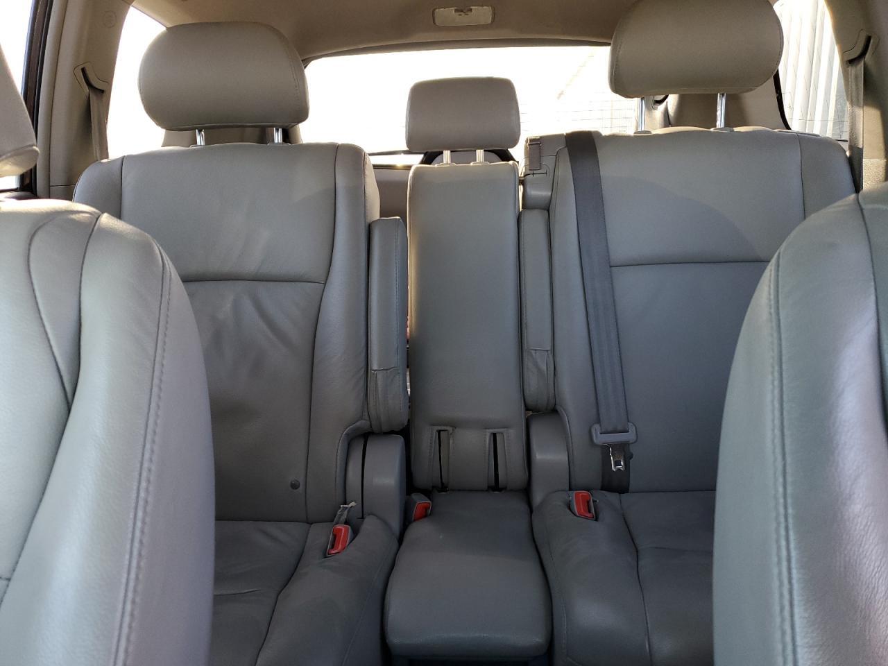 2011 TOYOTA HIGHLANDER