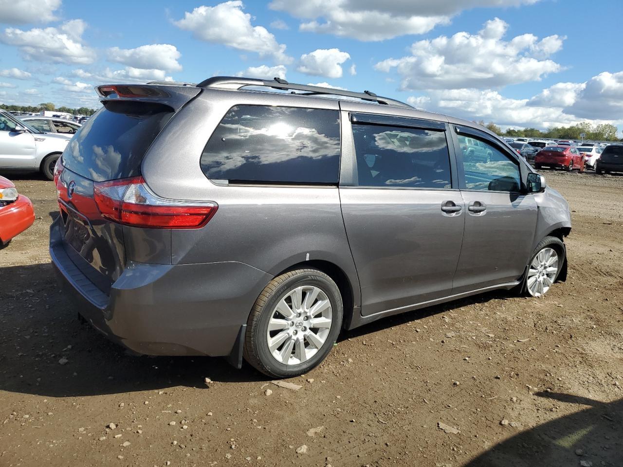 2015 TOYOTA SIENNA