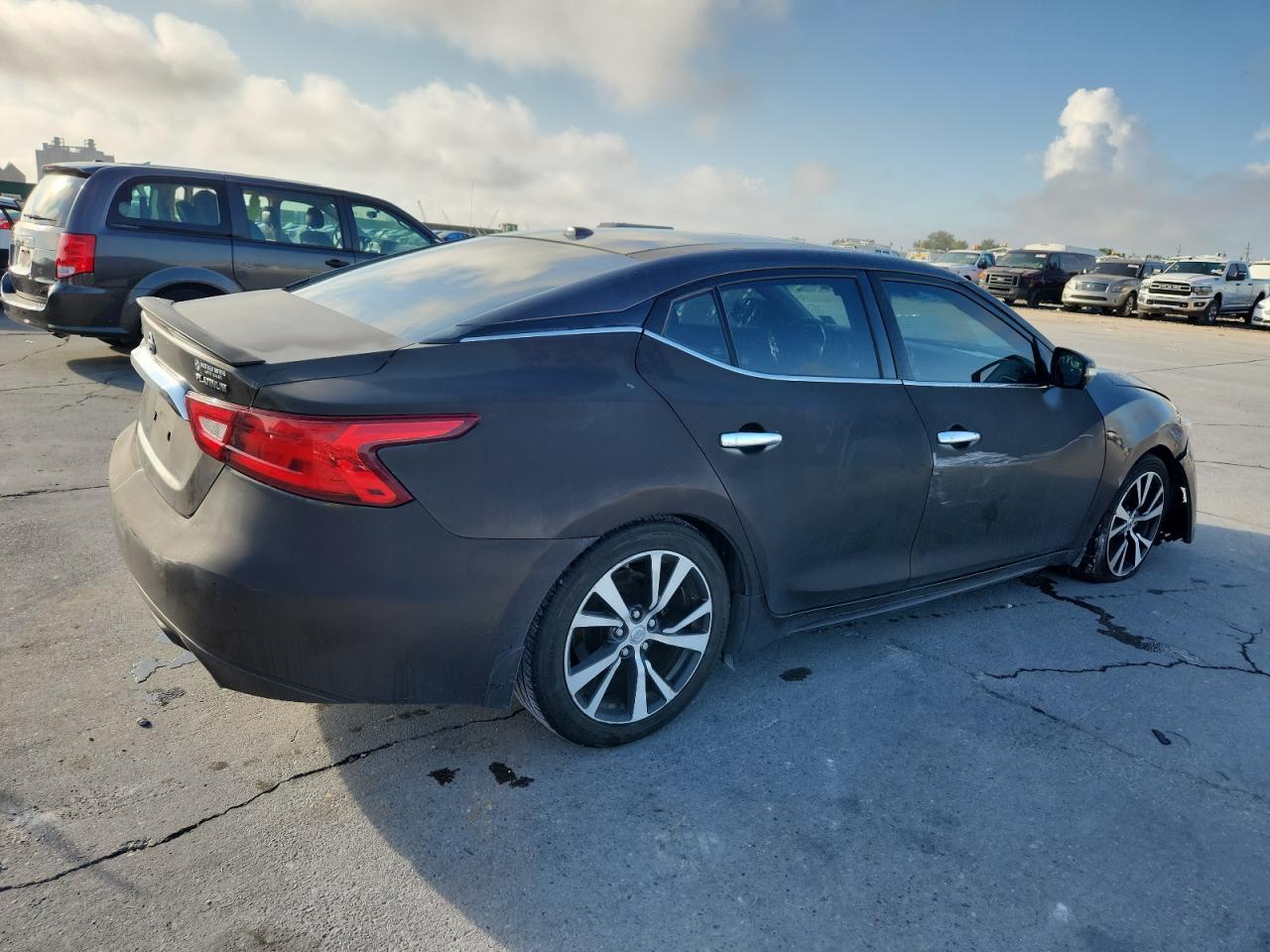 2016 NISSAN Maxima