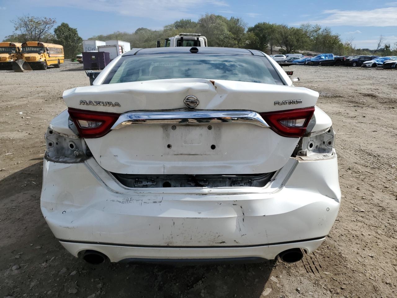 2017 NISSAN Maxima