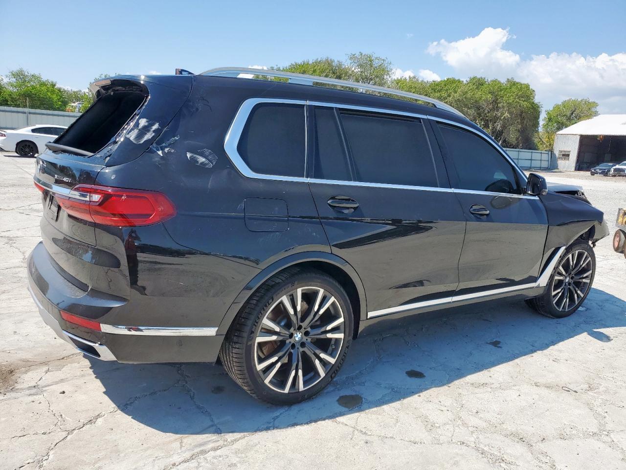 2020 BMW X7