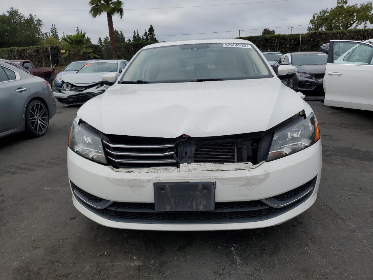 2013 VOLKSWAGEN Passat