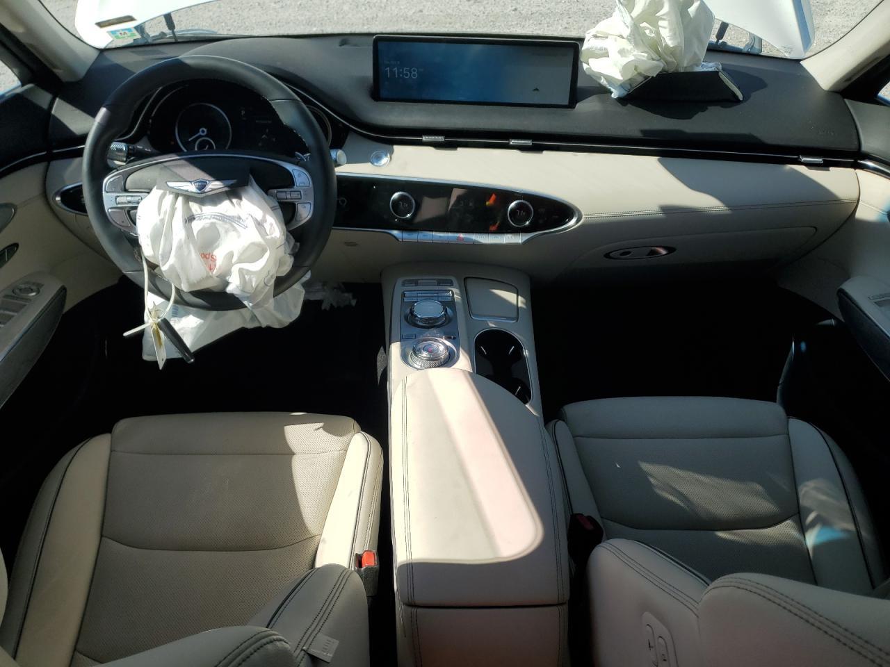 2025 GENESIS GV70