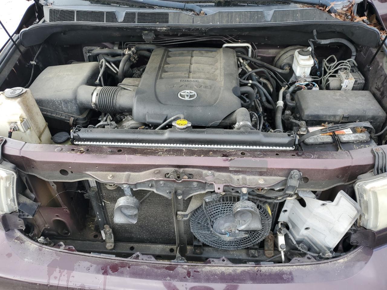2013 TOYOTA Sequoia