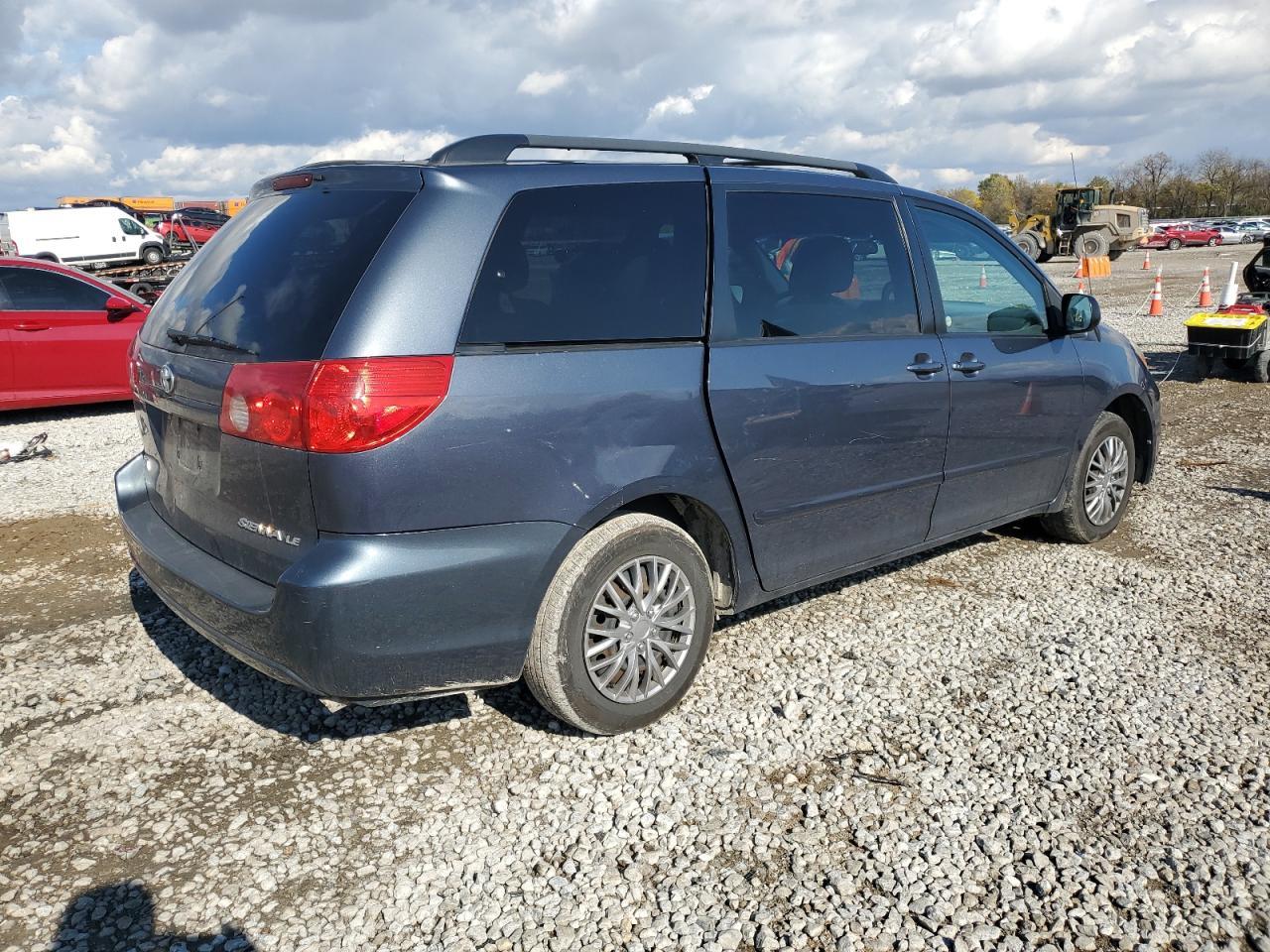 2009 TOYOTA SIENNA