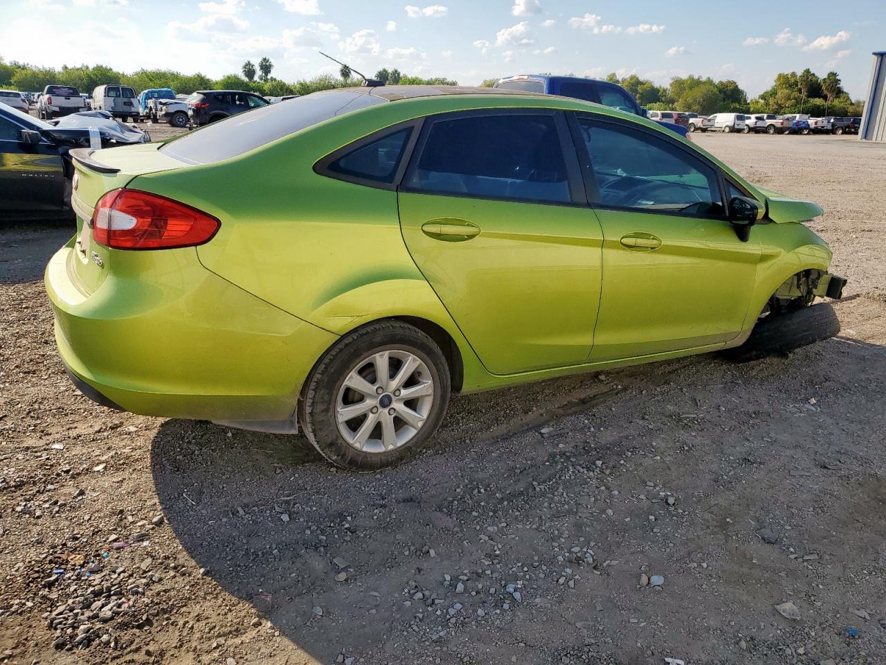 2011 FORD Fiesta