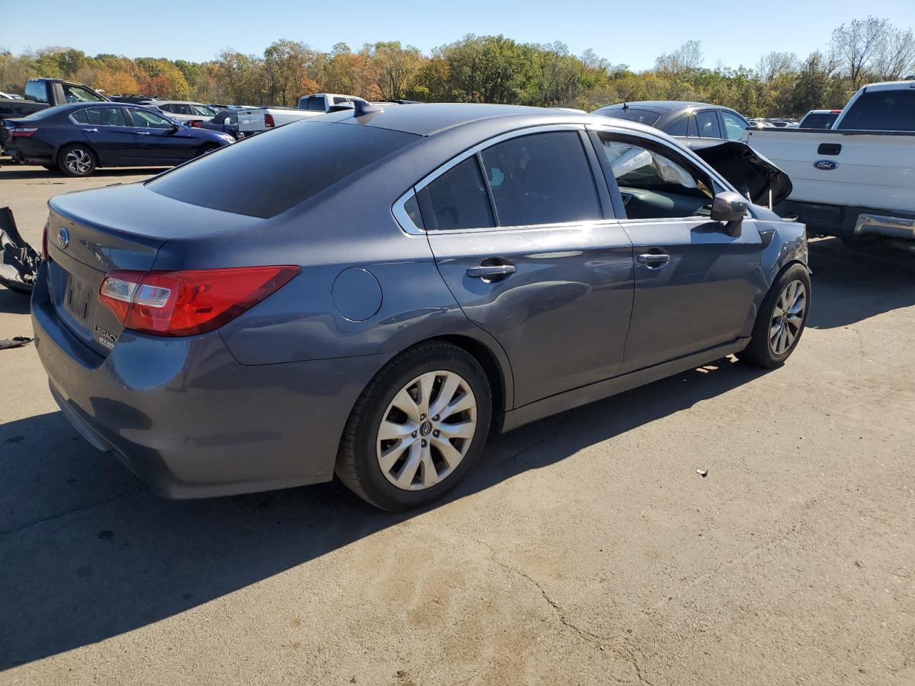 2017 SUBARU Legacy