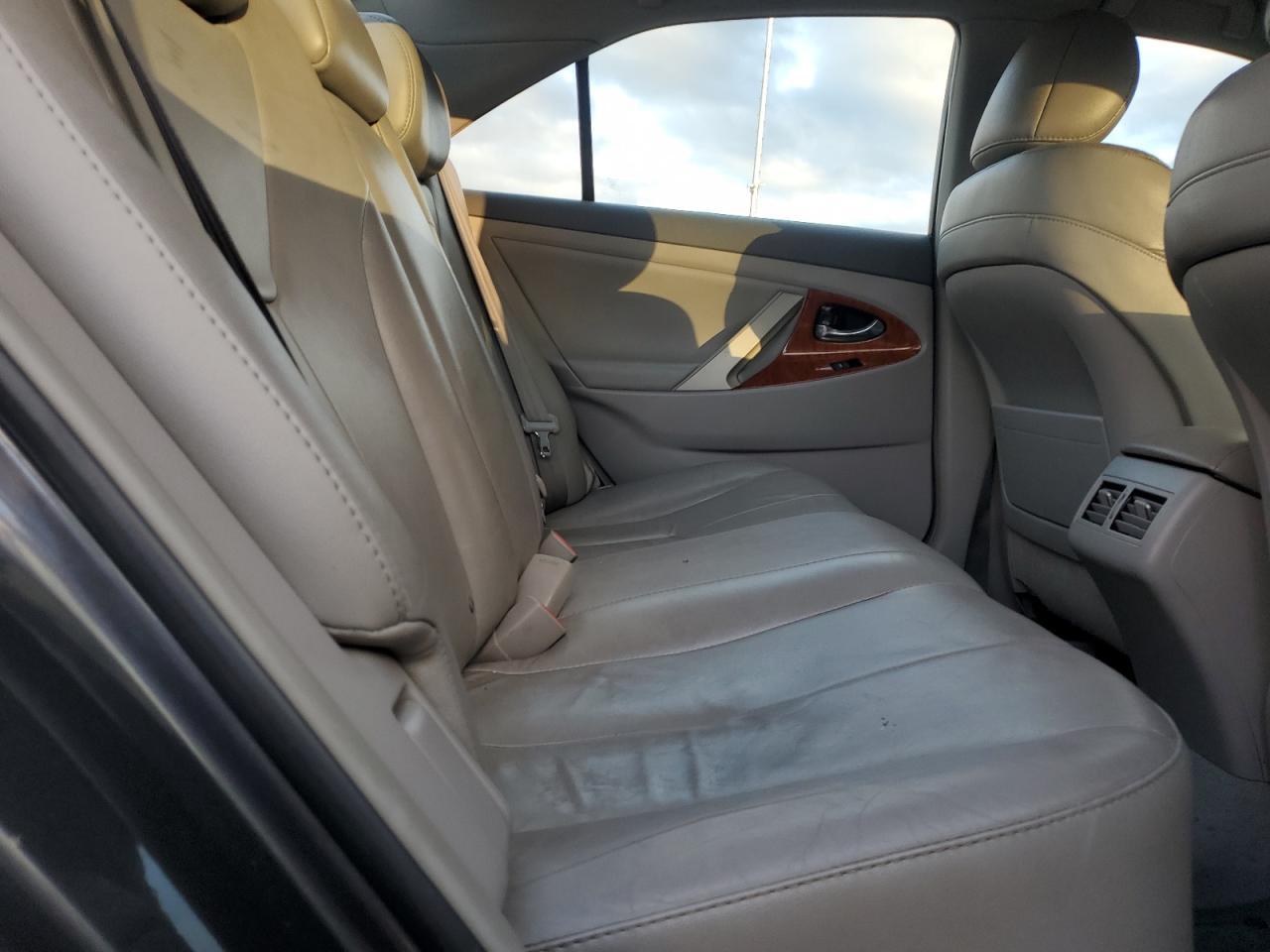 2011 TOYOTA CAMRY