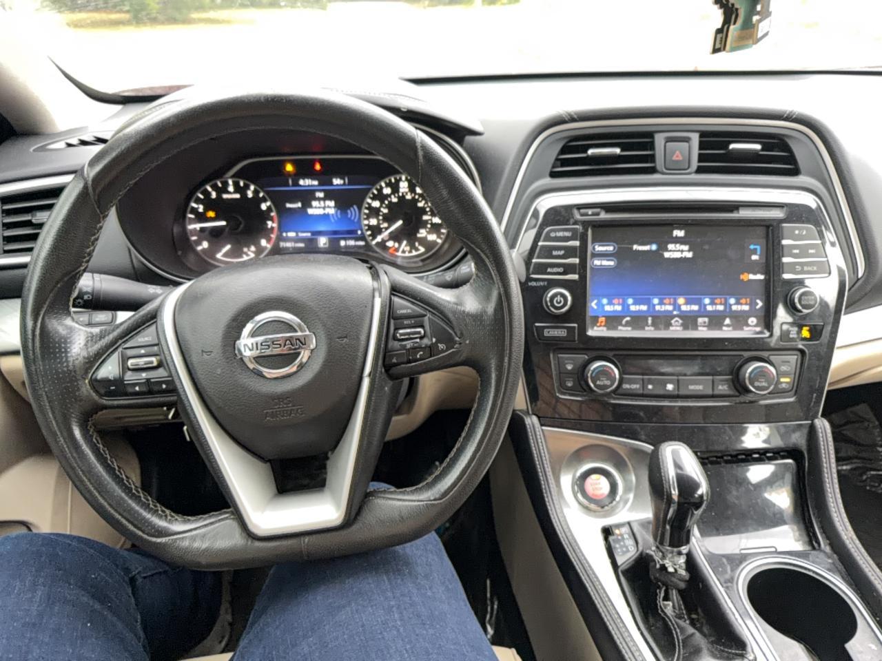 2017 NISSAN Maxima