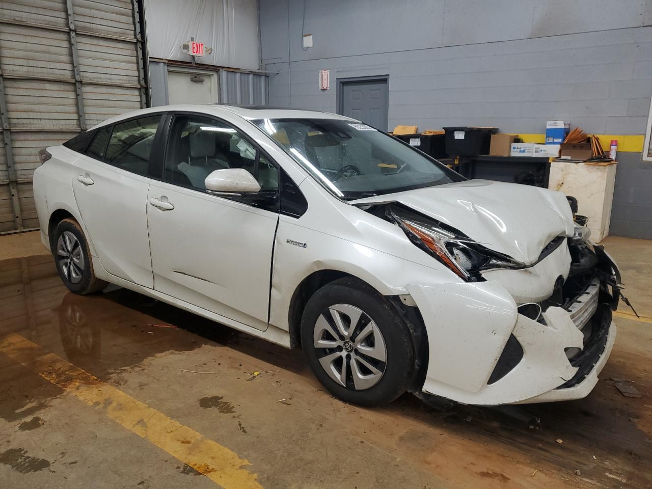 2017 TOYOTA PRIUS