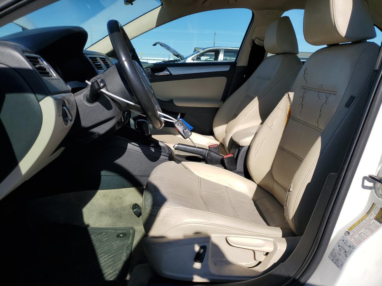 2013 VOLKSWAGEN JETTA