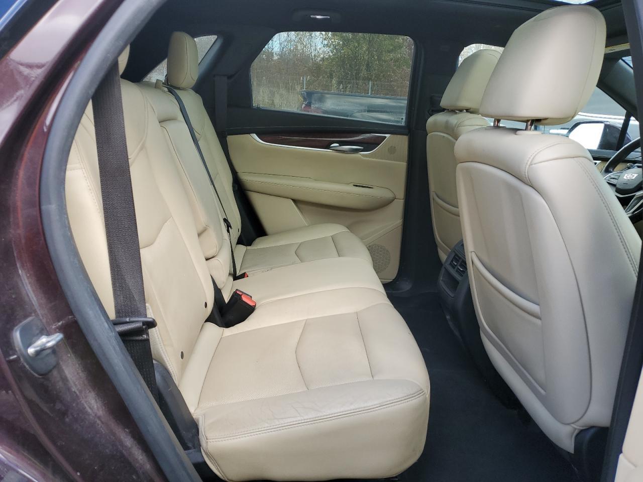 2017 CADILLAC XT5