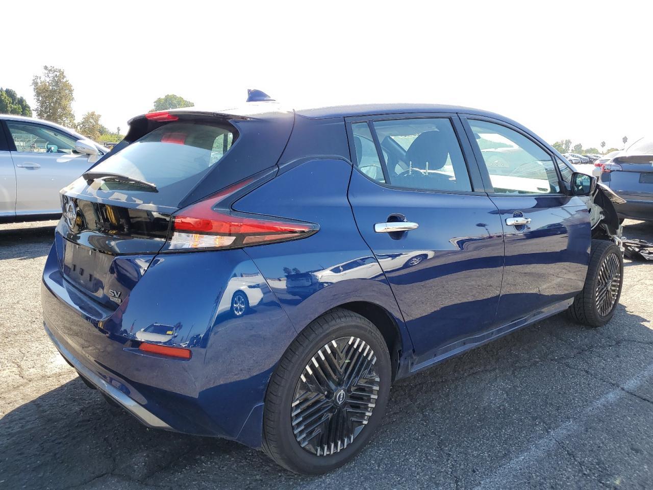 2024 NISSAN LEAF