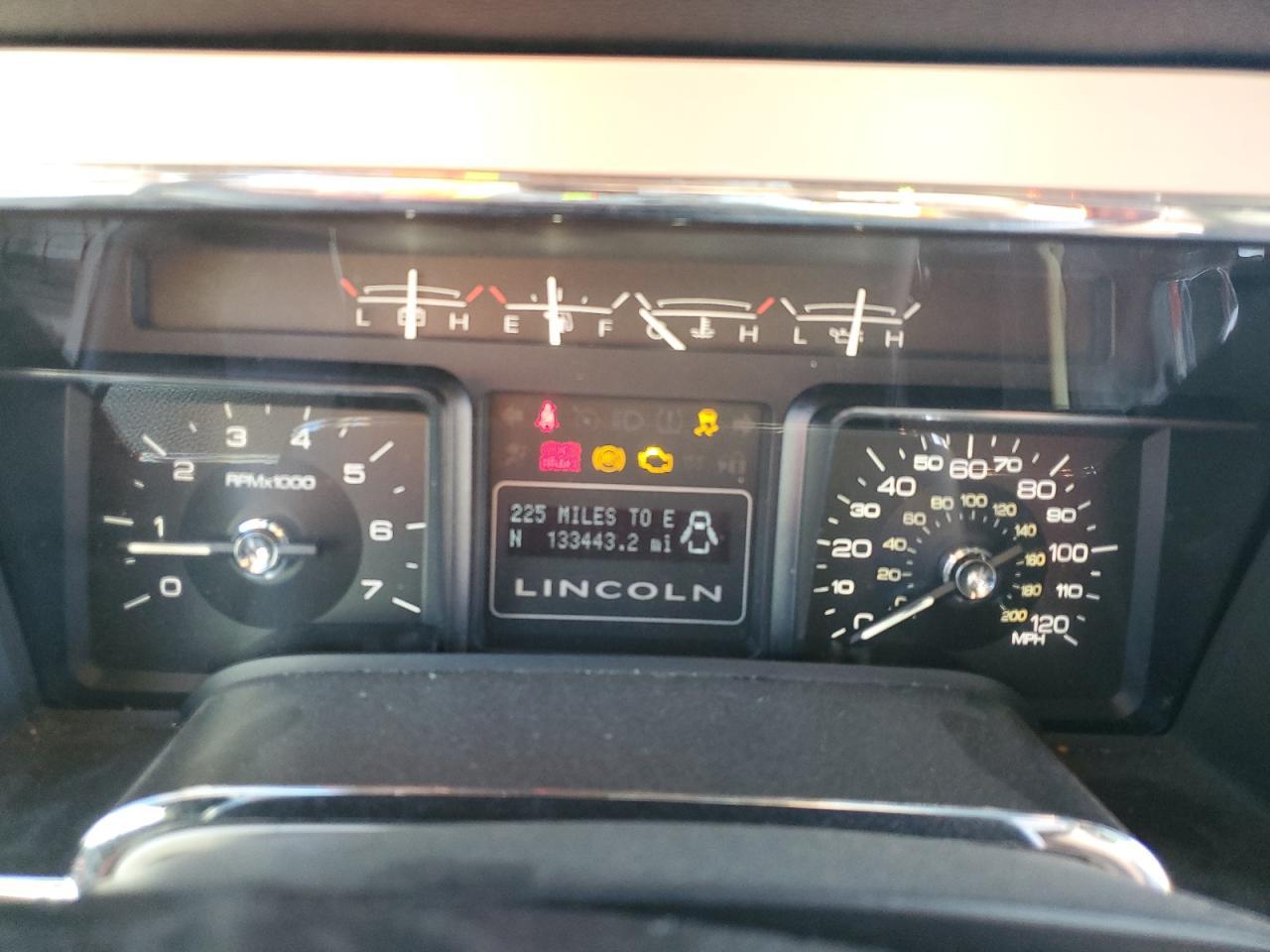2010 LINCOLN Navigator