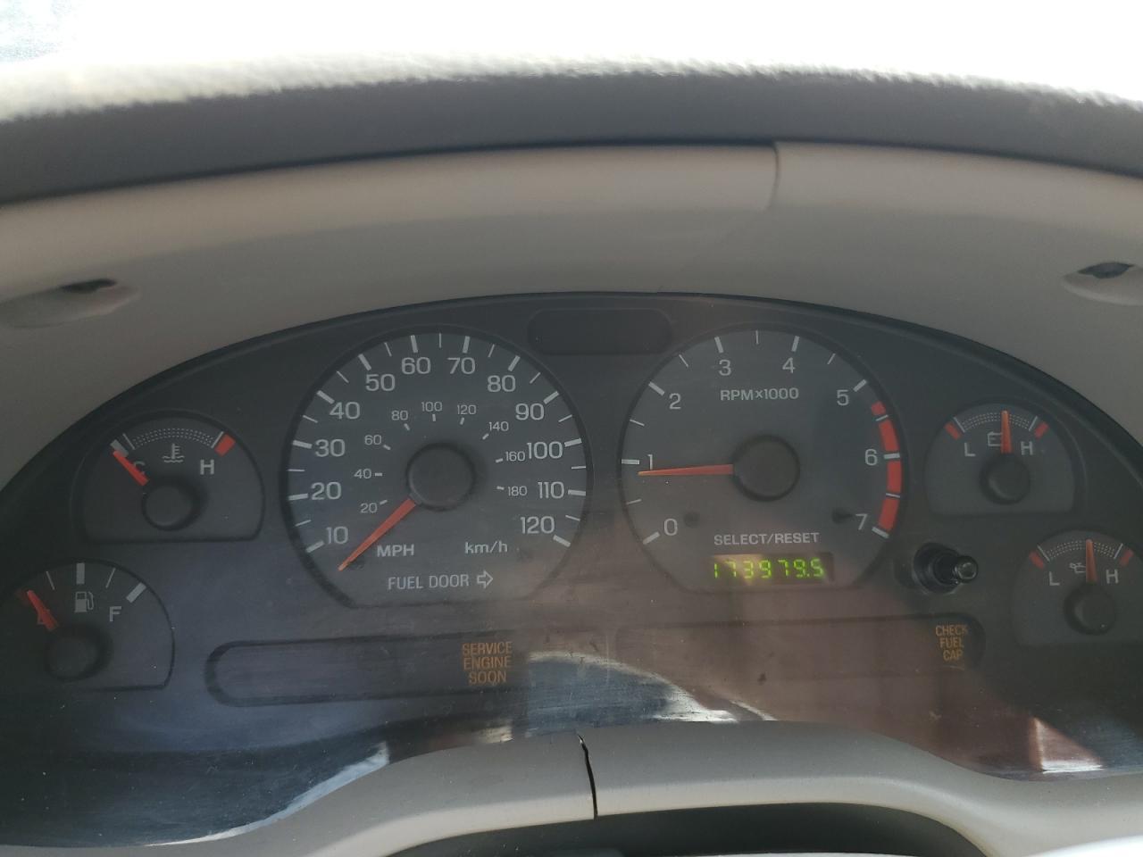 2001 FORD MUSTANG