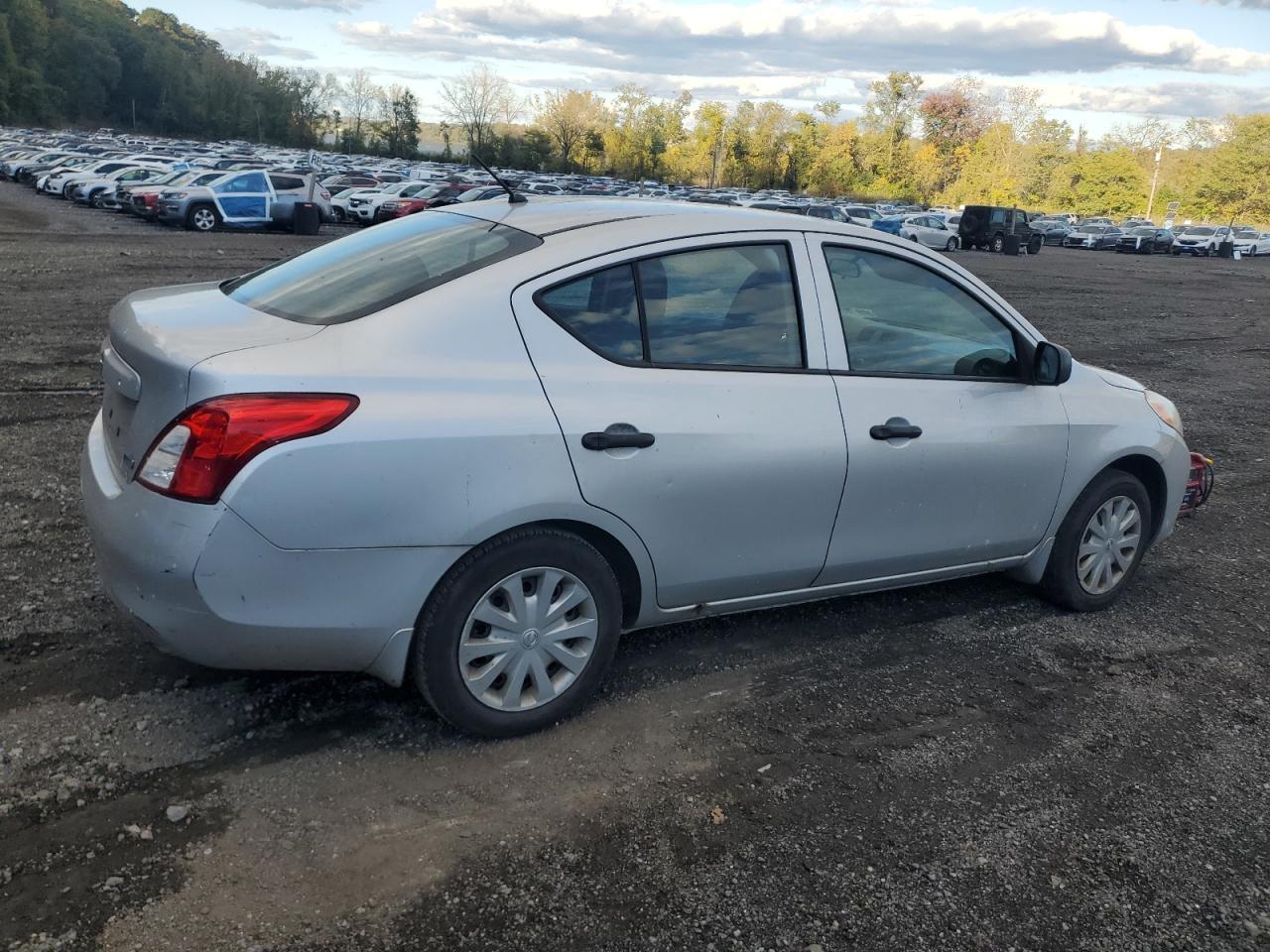 2013 NISSAN VERSA