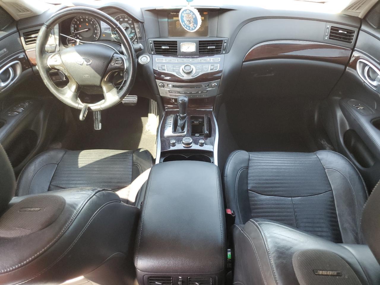 2011 INFINITI M37