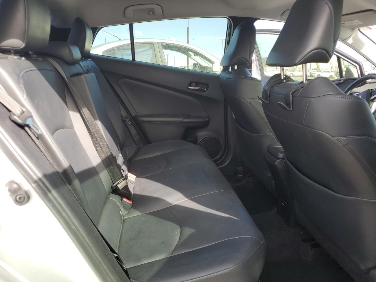 2017 TOYOTA PRIUS