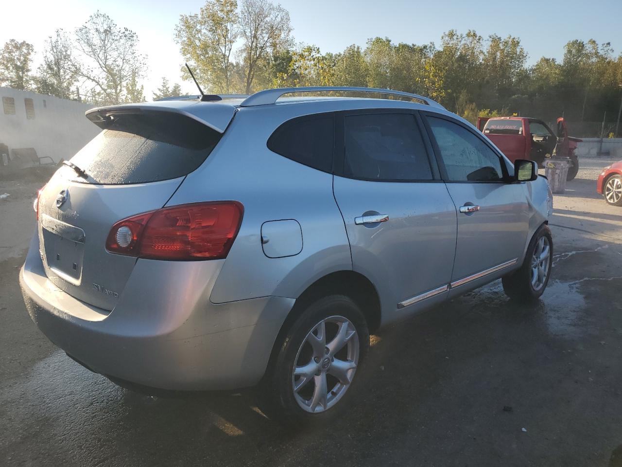 2011 NISSAN ROGUE