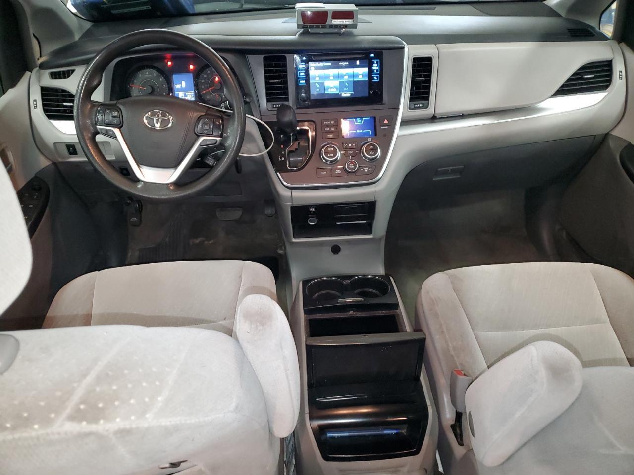2017 TOYOTA SIENNA