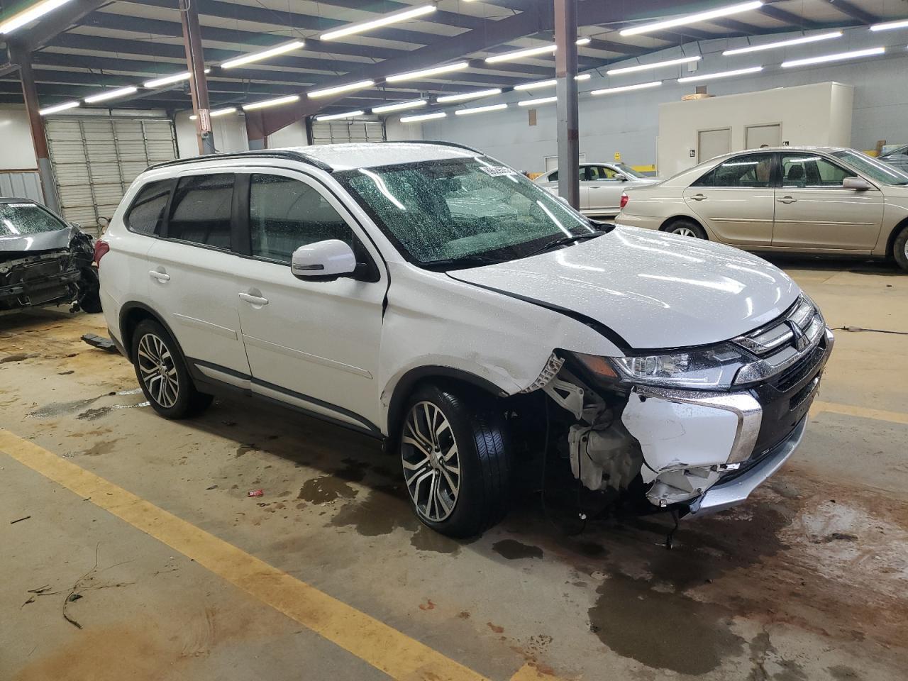 2016 MITSUBISHI outlander
