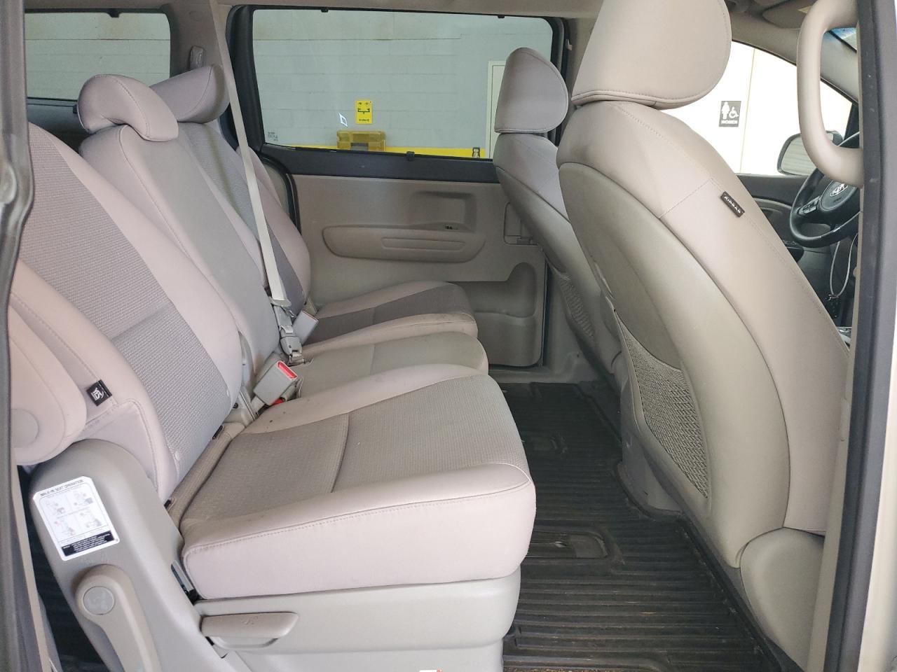 2016 KIA SEDONA