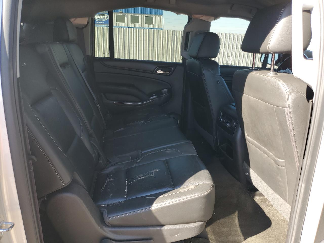 2016 CHEVROLET Suburban