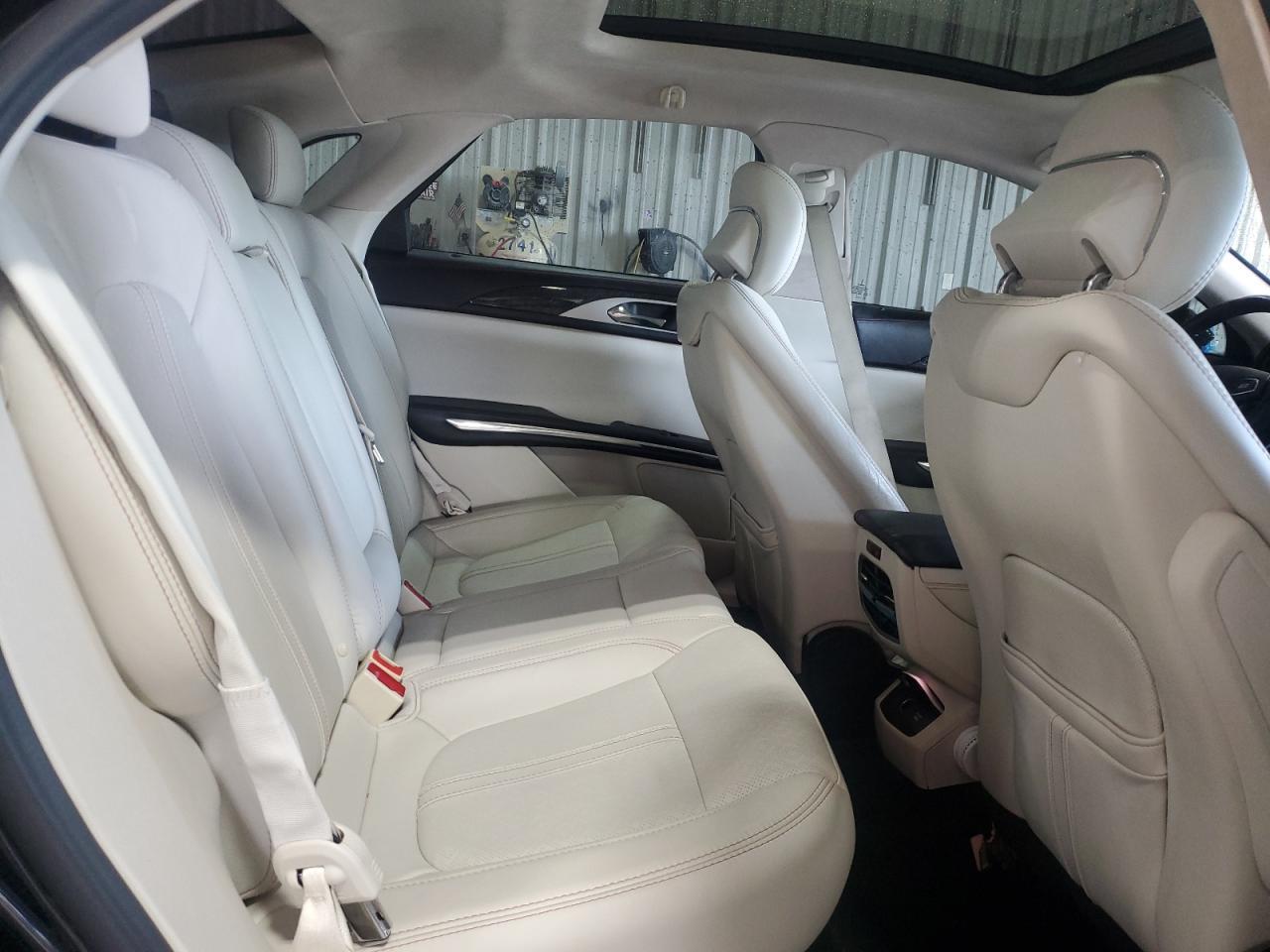 2016 LINCOLN MKZ