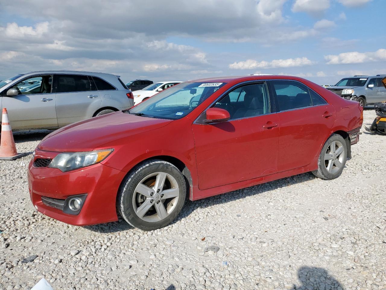 2014 TOYOTA CAMRY