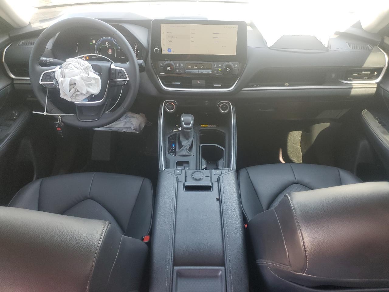 2024 TOYOTA HIGHLANDER